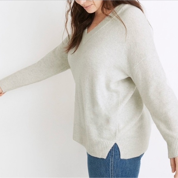 Madewell Bartlett Women's V-Neck Sweater - Light Gray size small - Picture 10 of 11